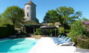 Chateau de Sadillac pool area